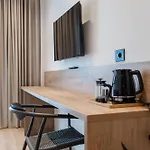 Kamara Hotel *