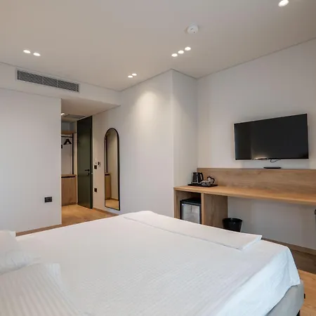Hotel Kamara *