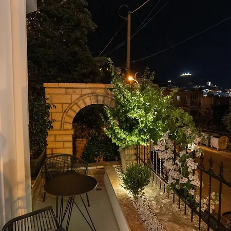Kamara Hotel *
