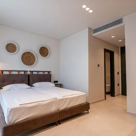 Kamara Hotel *