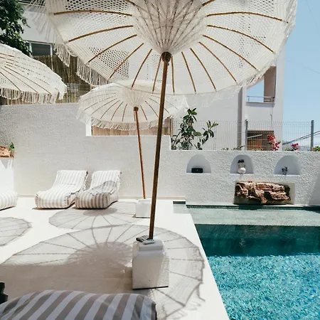 Kamara Hotel *